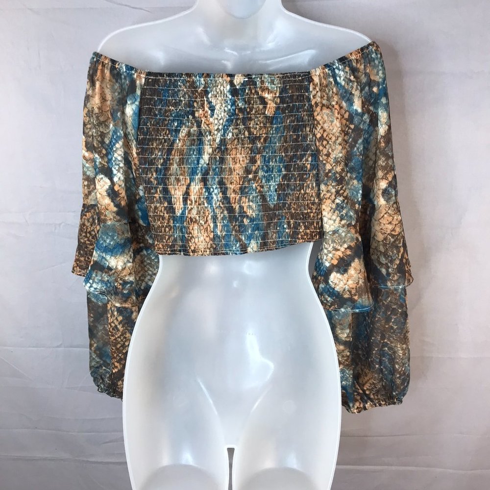 12th tribe ruched cropped chiffon shirt. - Picture 3 of 5